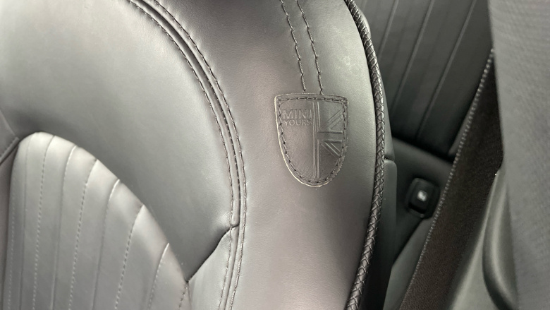 MINI Hatchback 135kW Cooper S Level 3 33kWh 3dr Auto Electric Hatchback